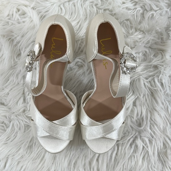 LULUS Crushest White Satin Rhinestone Ankle-Strap Chunky Heels Size 8.5 NEW - Picture 5 of 15
